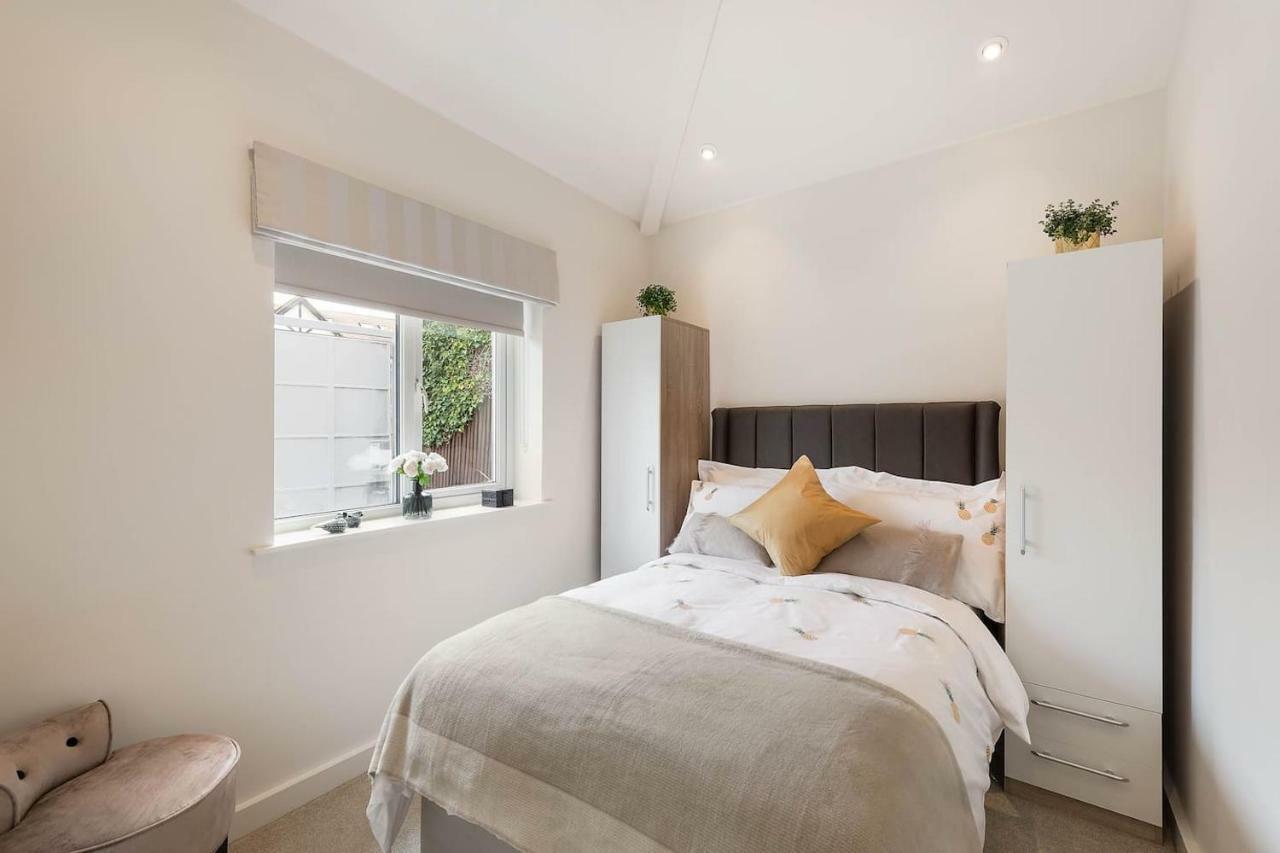Villa Beautiful West London House Extérieur photo
